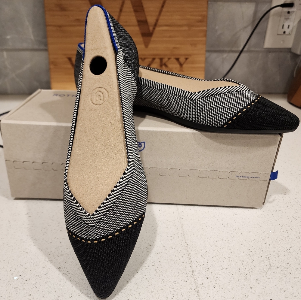 NIB ROTHYS FLATS SIZE 8